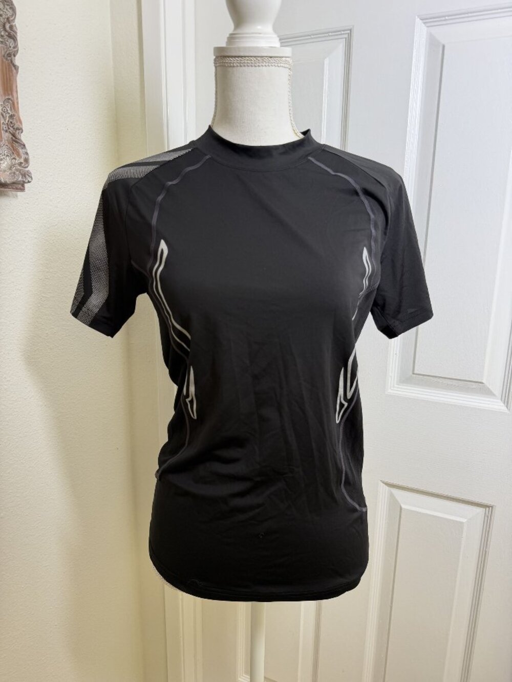 EXR Outec Sports Athletic Compression Top Short Sleeve Nylon Size Medium